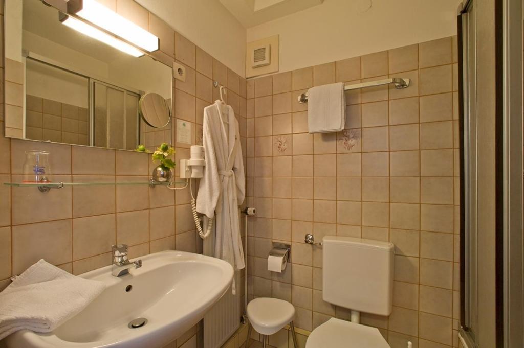Landhotel Sauerlaender Hof Eslohe Rom bilde